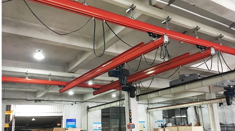 Single-girder suspension cranes