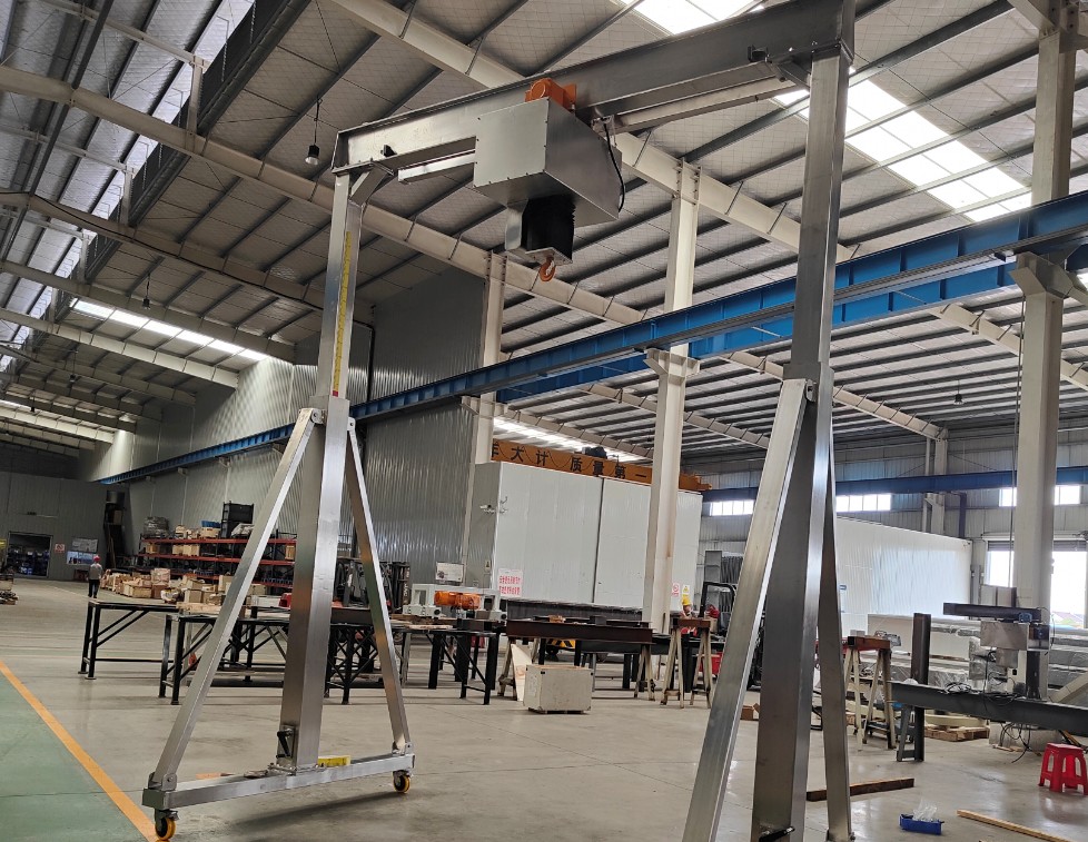 Stainless steel adjustable height gantry crane